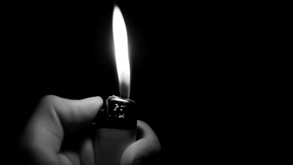 Un bărbat din Căușeni și-a stropit concubina cu benzină și i-a dat foc